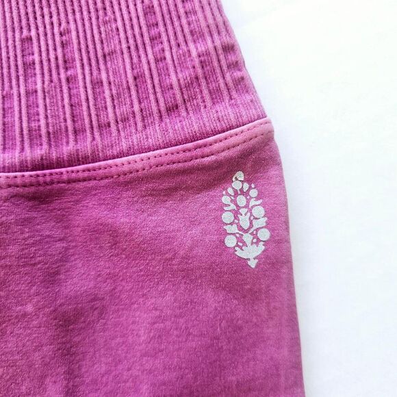 Free People High-Rise 7/8 Length Good Karma Leggings Berry Color Womens Size M/L - Picture 4 of 7